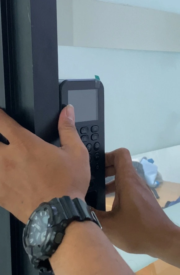Proyek Interlock Door System ruang server Jakarta Timur