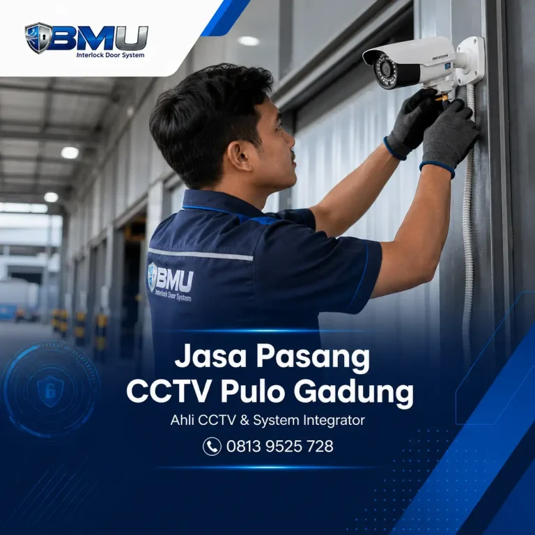 Teknisi BMU Interlock melakukan pemasangan CCTV di Pulo Gadung Jakarta Timur untuk gudang kantor dan area usaha